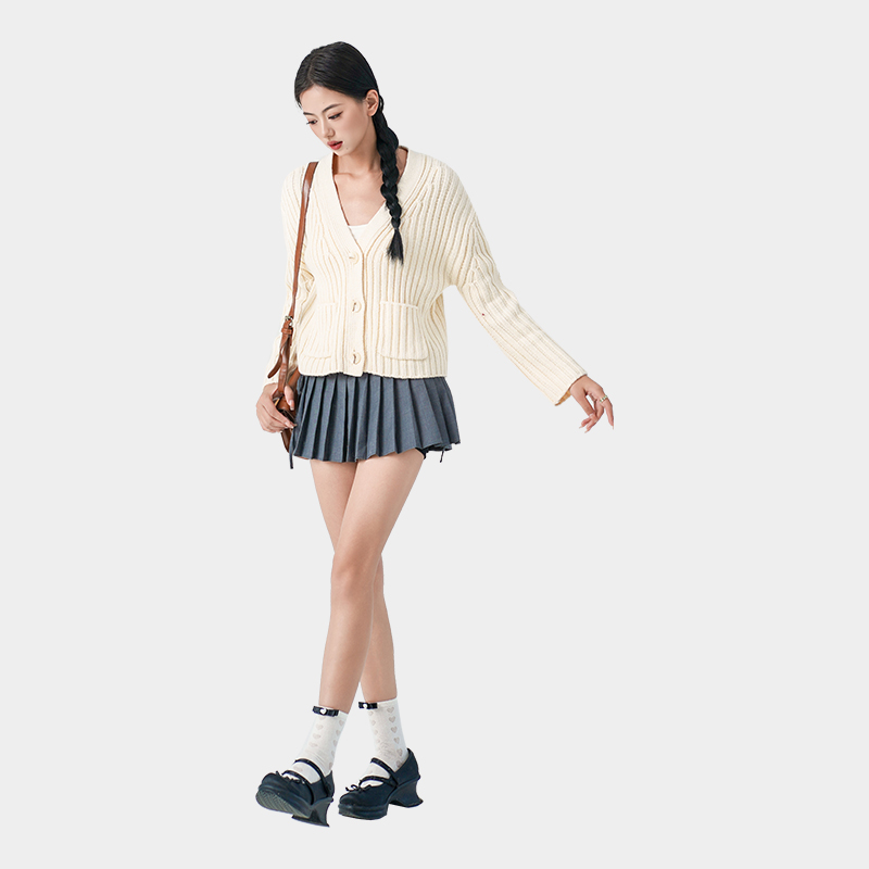 Summer Fashion Knitwear: Lightness, Texture & Breezy Style